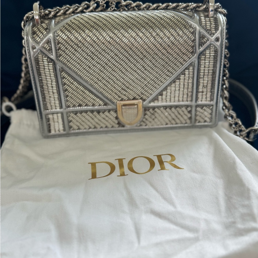 Dior Silver Crossbody Bag with Chevron Design - Picture 2 of 11
